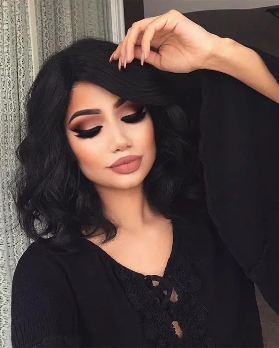 Best Makeup Ideas For Black Dress (An Ultimate List)