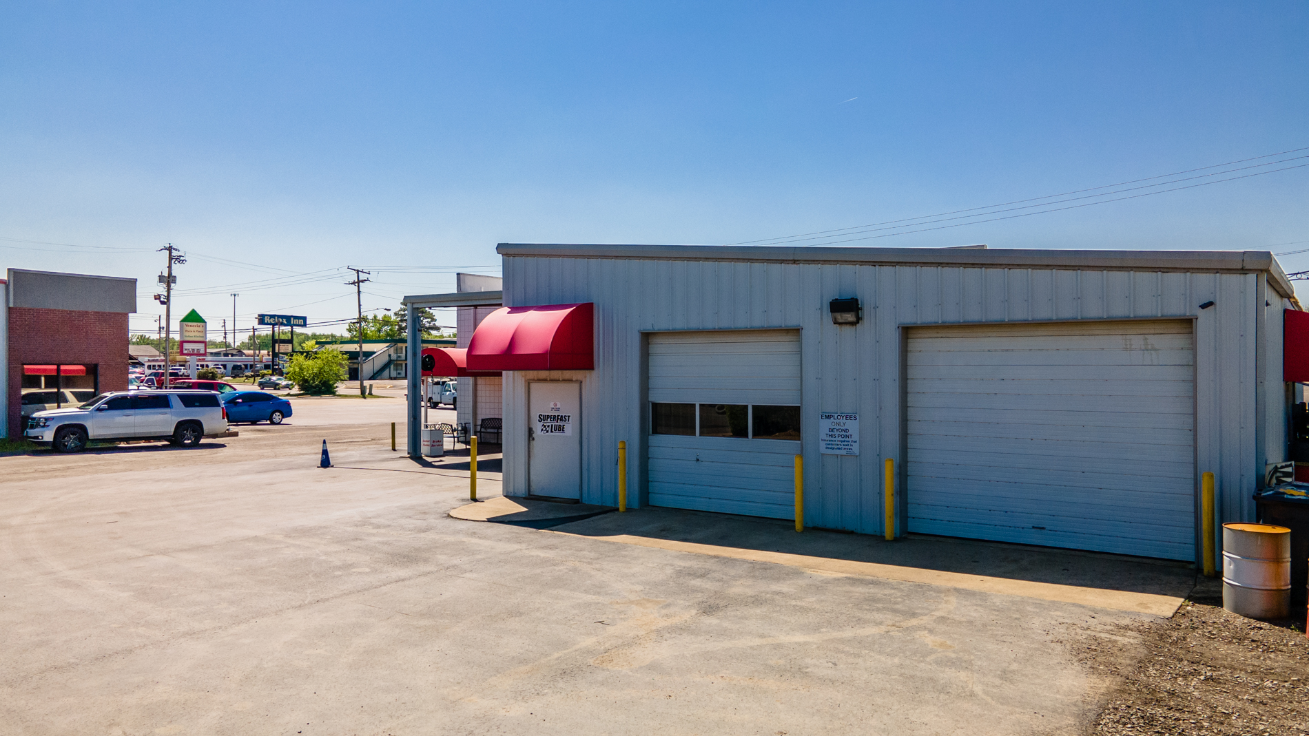 Oil Change in Russellville SuperFast Splash Car Wash