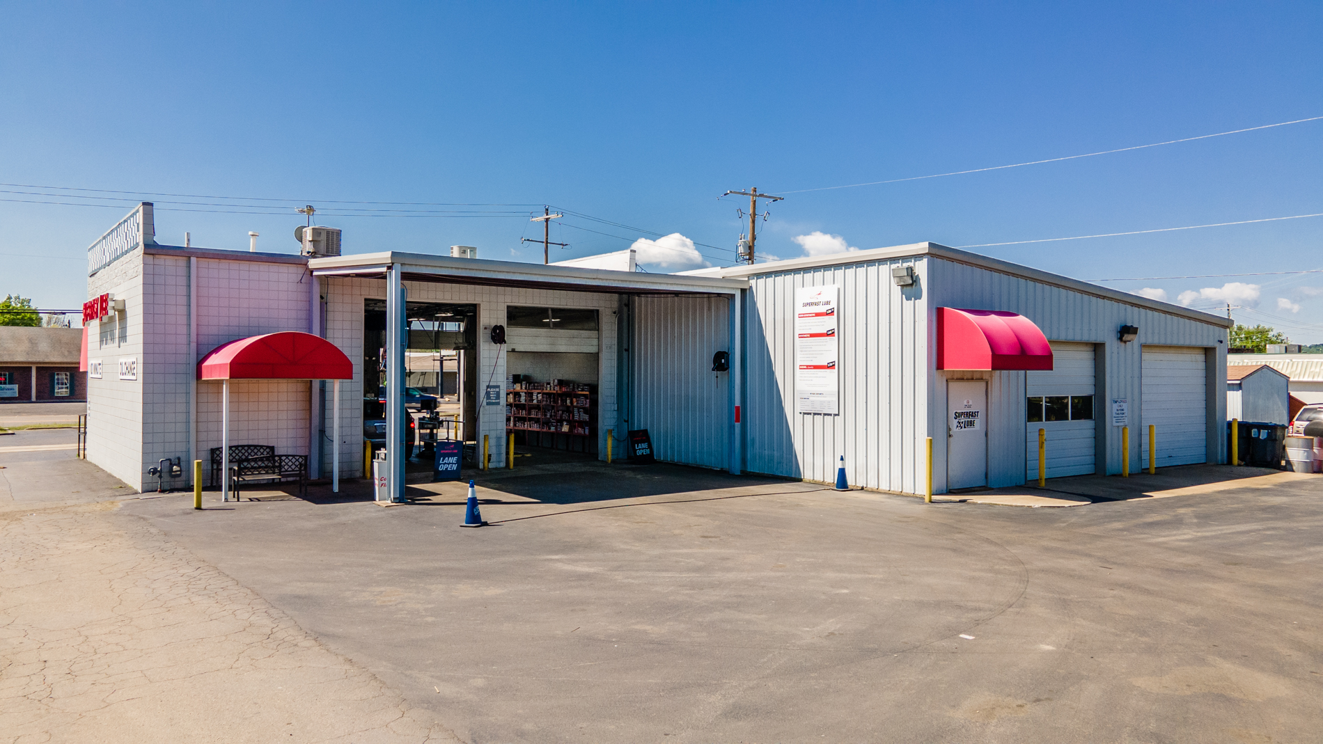 Oil Change in Russellville SuperFast Splash Car Wash