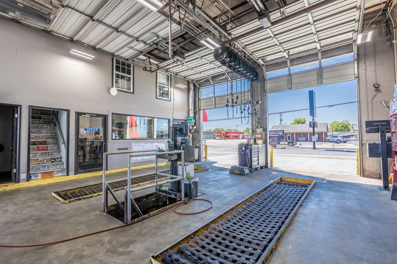 Oil Change in Russellville SuperFast Splash Car Wash