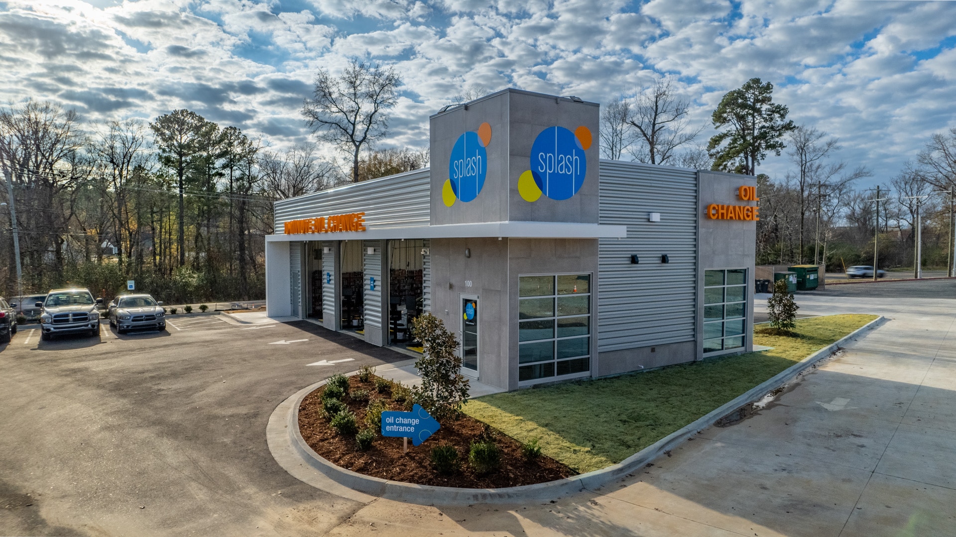 Oil Change in West Little Rock Splash Car Wash