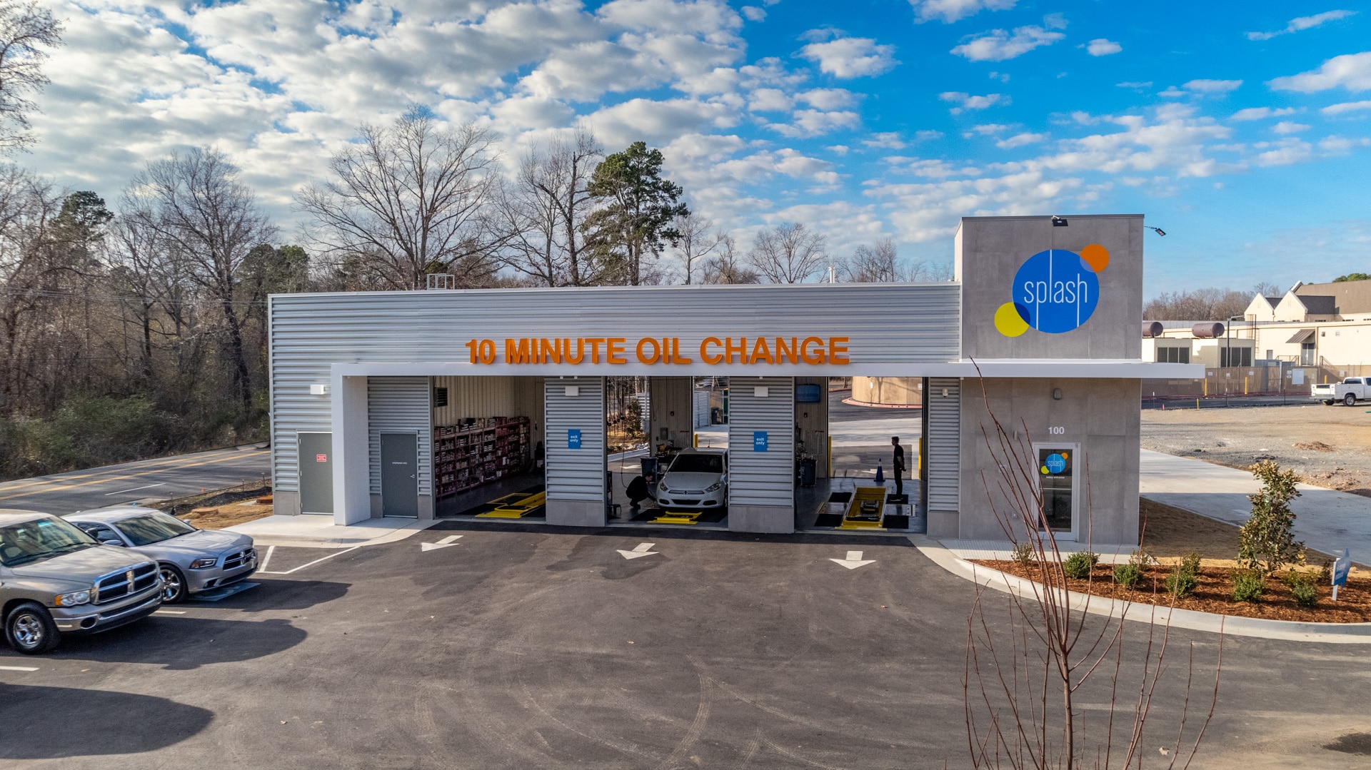 Oil Change in West Little Rock Splash Car Wash