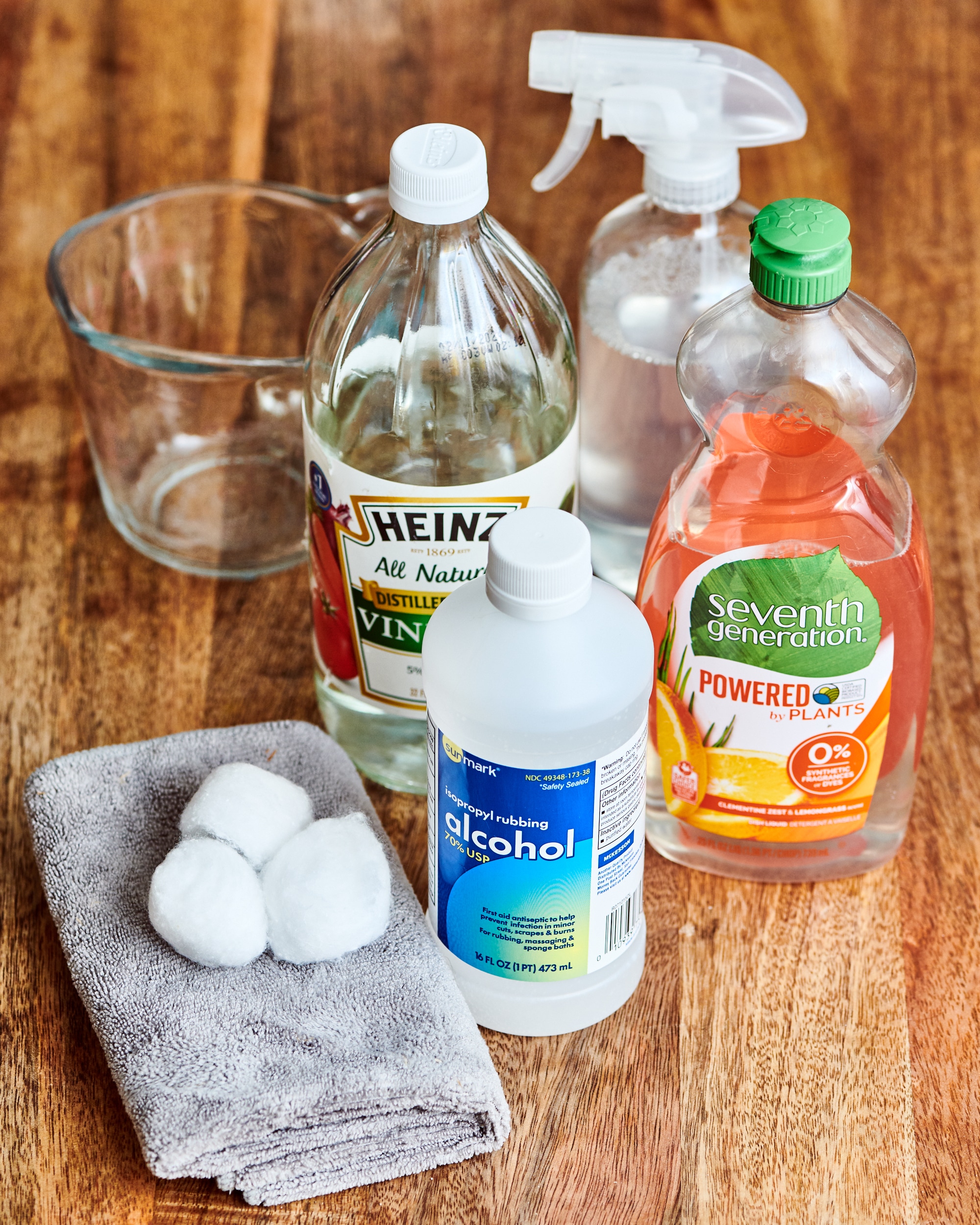 How to Clean a Mirror Efficiently [Detailed Guide] Cleaners Advisor