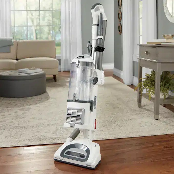 Best Vacuum for Fleas [Tested by Vacuum Experts]