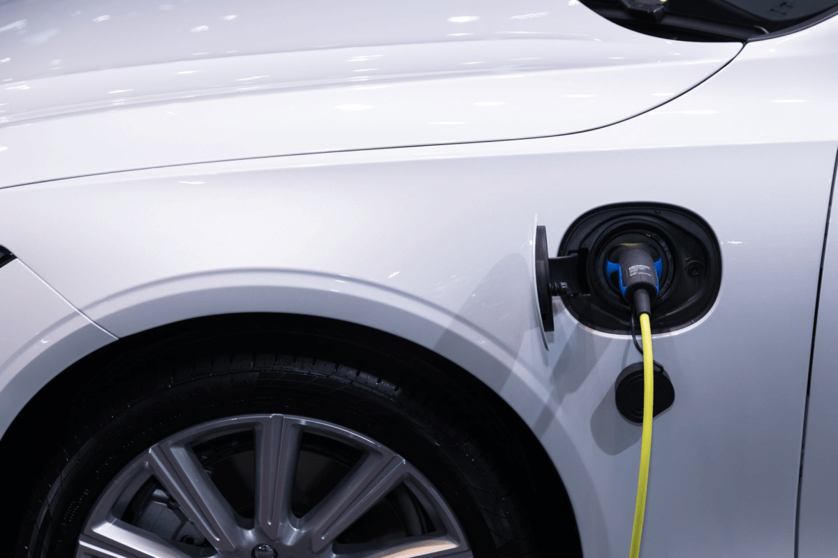 Hybrid cars vs. full electrics Clean Fleet Report