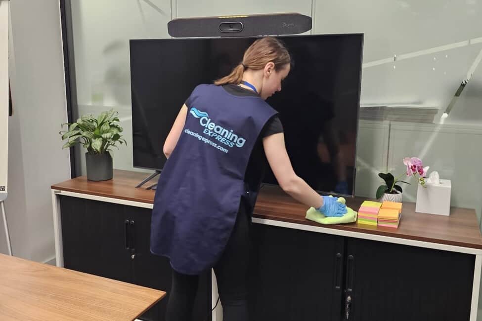 Workplace Housekeeping Top Tips for Office Housekeeping Top Tips for Office Housekeeping