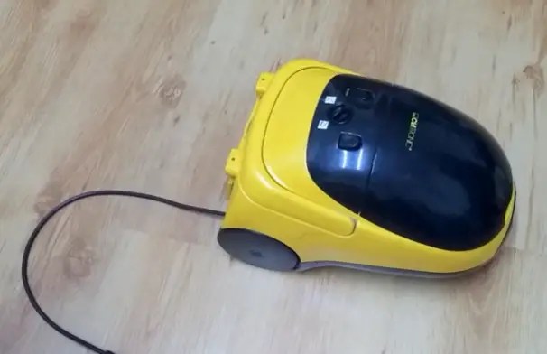 How To Fix Retractable Cord Vacuum - Cleaning Beasts
