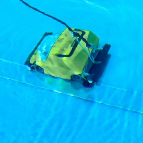 How to Make a Pool Vacuum Using a Garden Hose? CleaningTuts