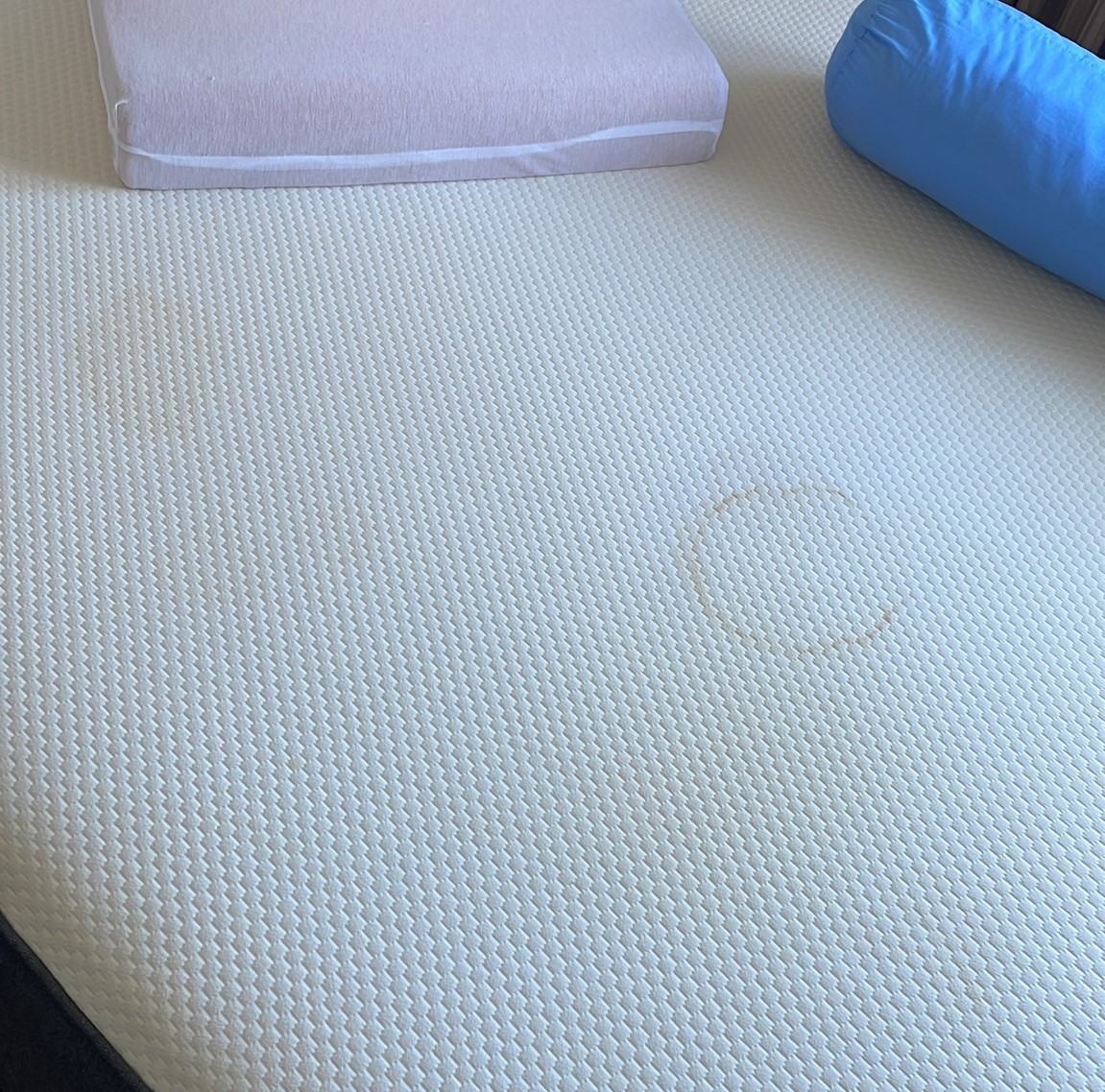 How to clean mattress urine stain [Singapore]