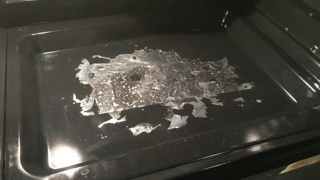 How to Clean Melted Plastic from Oven: Seven Easy Steps [DIY]