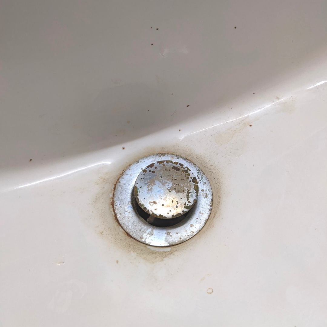 How to Clean a Bathroom Sink Clean Quicker