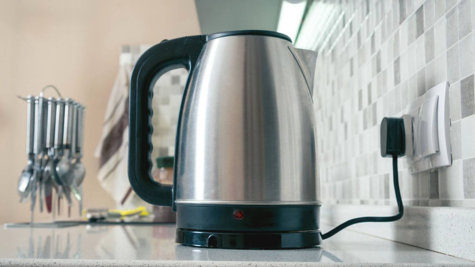 How To Clean A Kettle With Baking Soda Clean Quicker