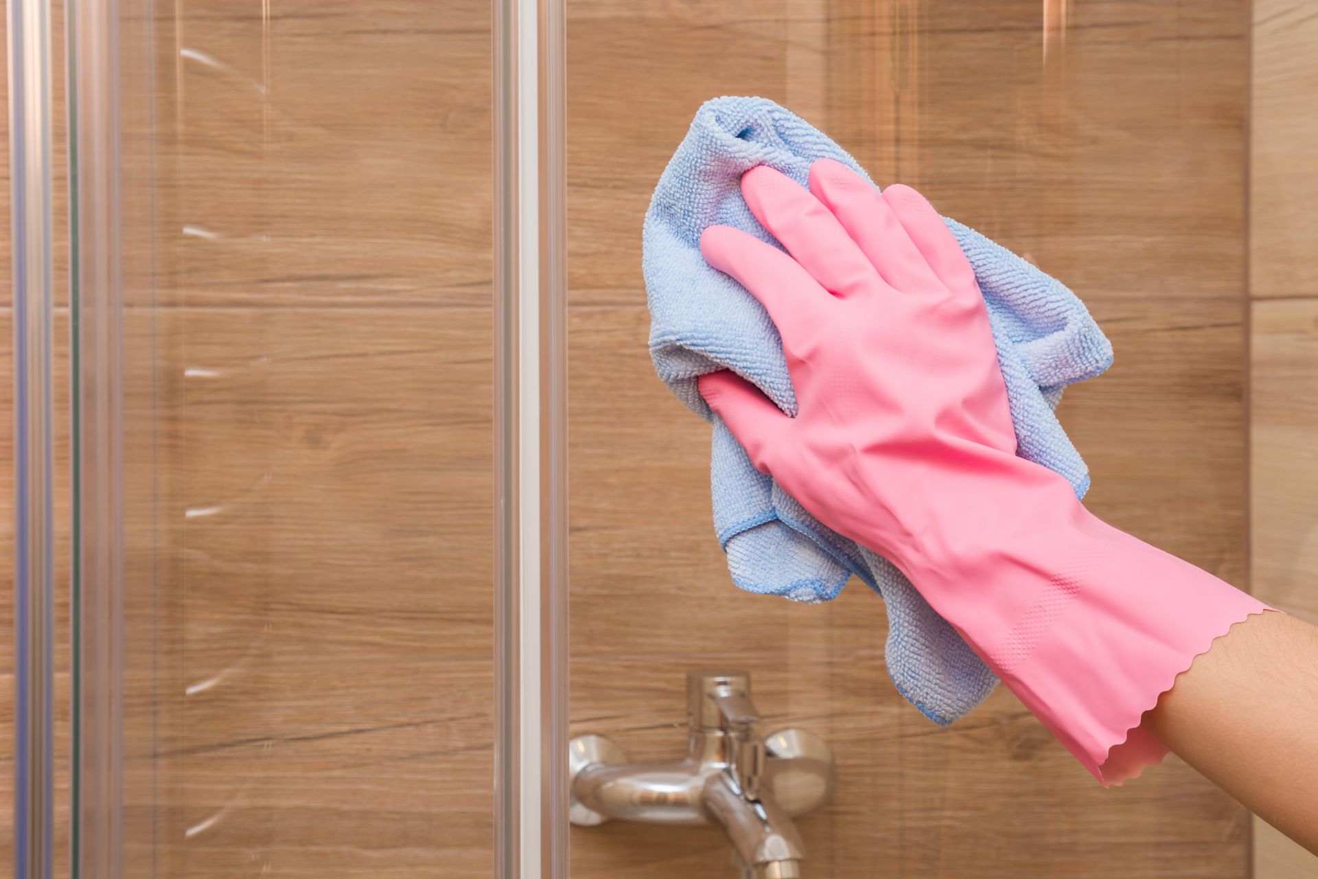 The Shower Cleaning Co Sparkling fresh!