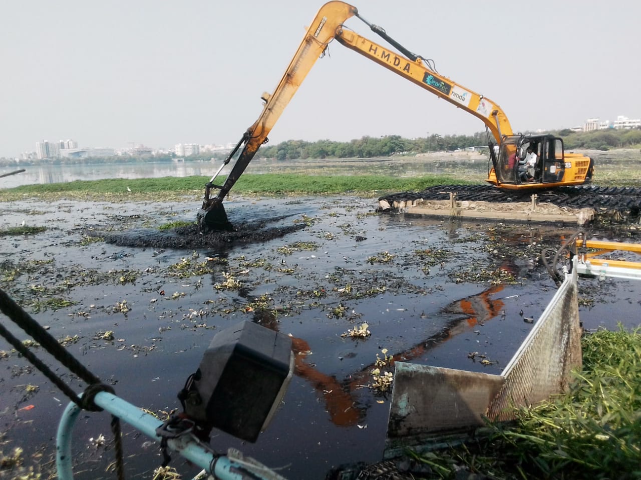 Floating Trash Skimmers & Collection Cleantec Infra