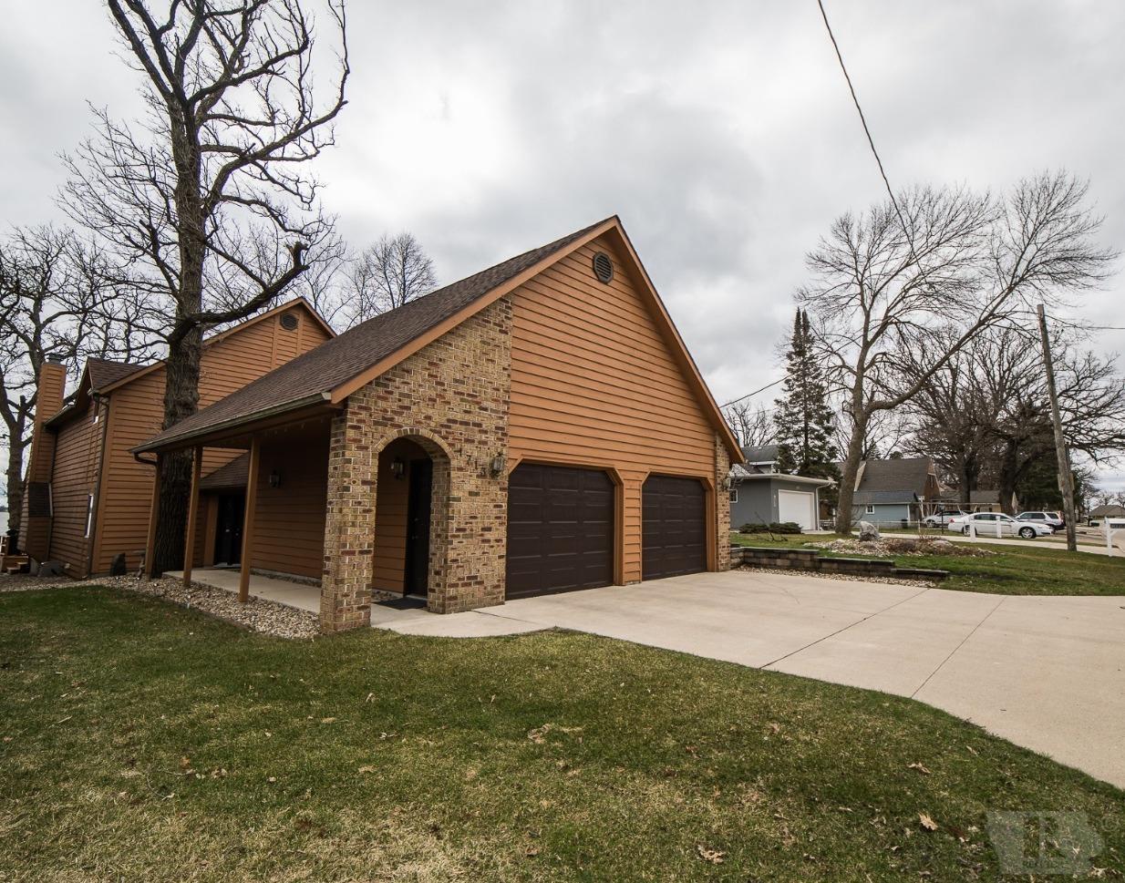 1713 North Shore Drive Clear Lake Iowa 50428 Clear Lake IA Real