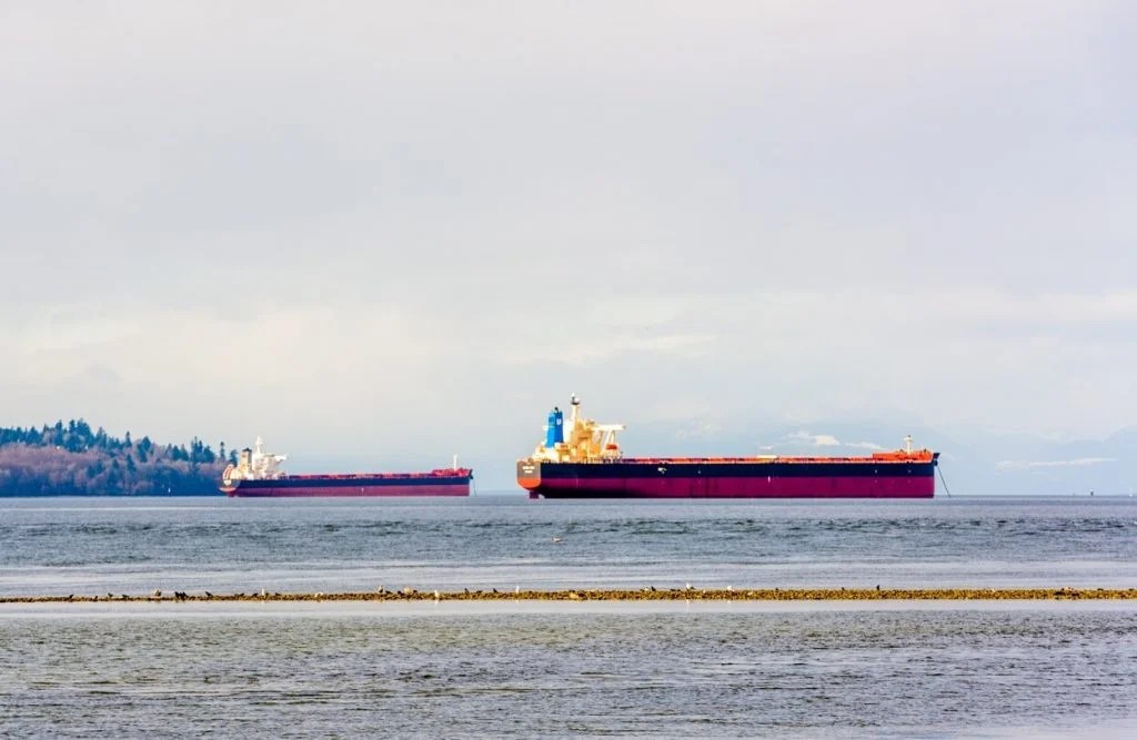 Anchors Away Understanding the Issues About Ships at Anchor Clear Seas