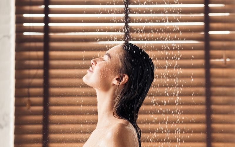 4 Major Benefits of Cold Showers CLEAR SKIN REGIME