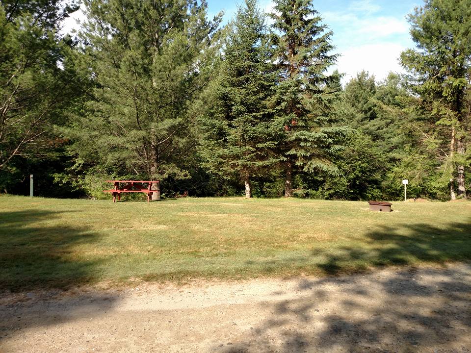 Campsite 9 w/ Water & 30AMP Electric Clear Stream Campground