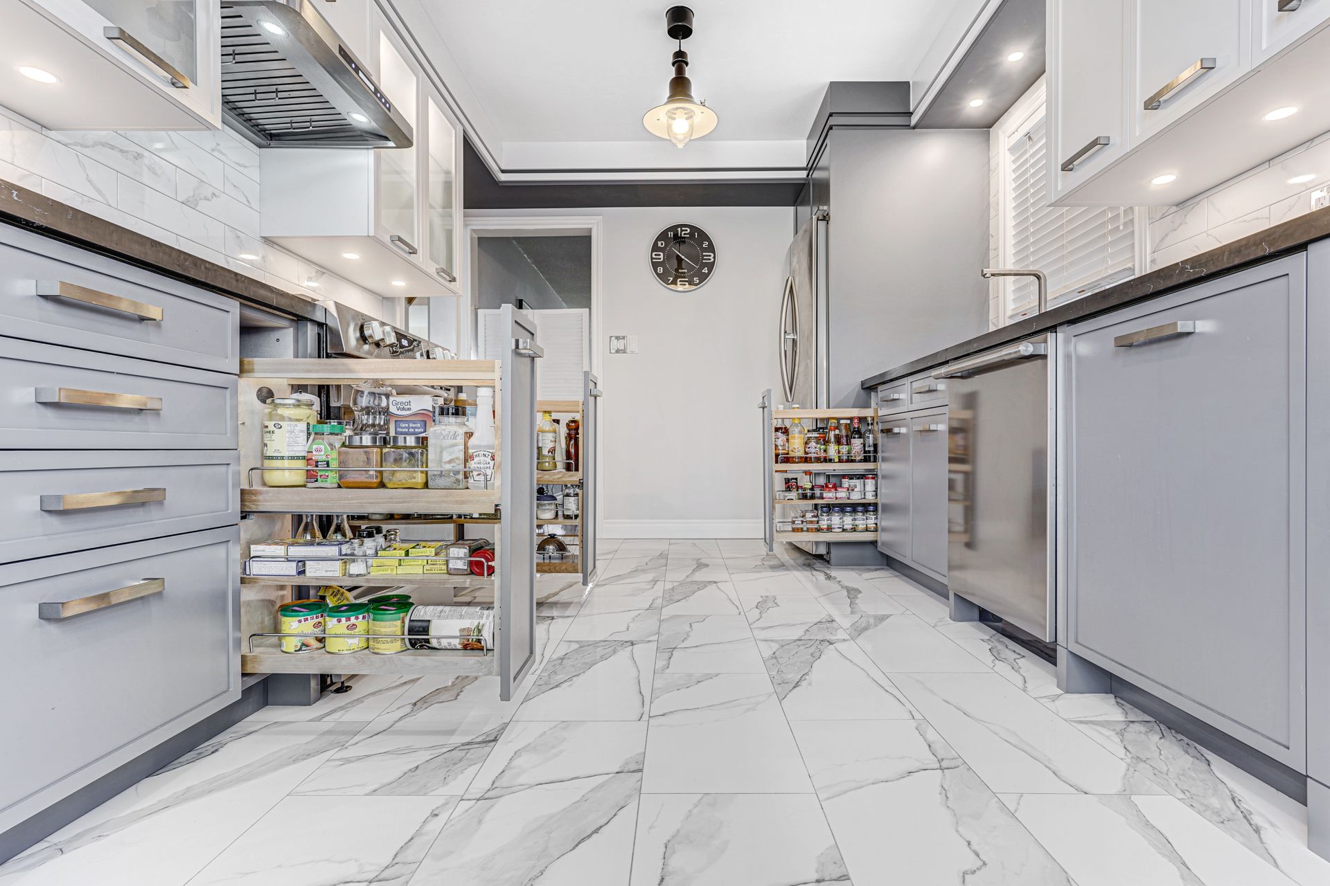 Kitchen in Mississauga ClearView Kitchens