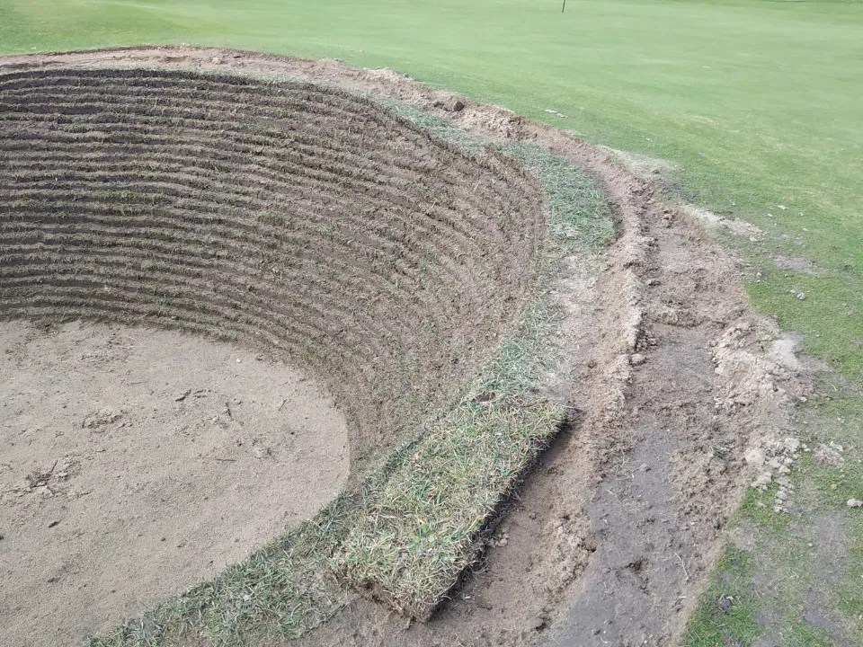 Types Of Golf Bunkers (2024) cleek & JIGGER