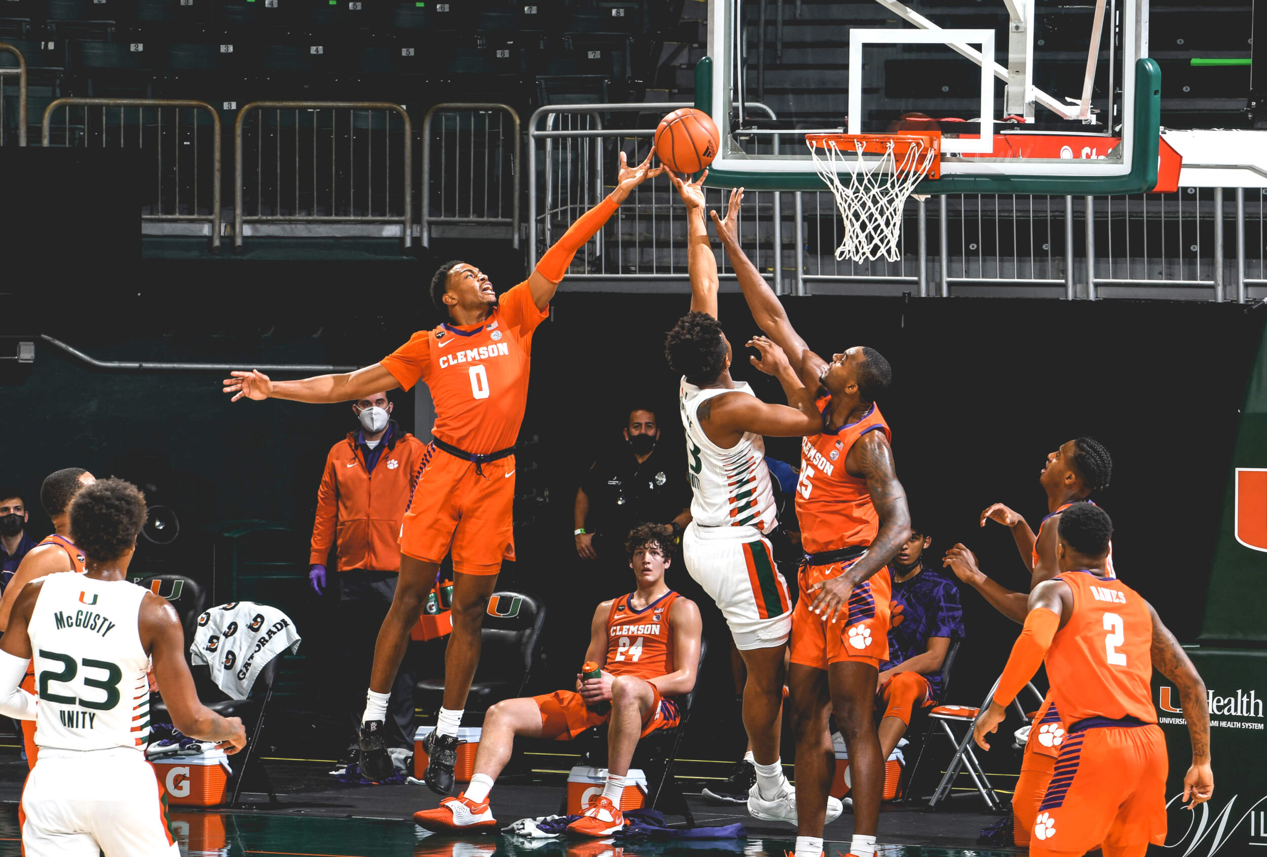 Simms Banks in GameWinner as Tigers Down Hurricanes Clemson Tigers