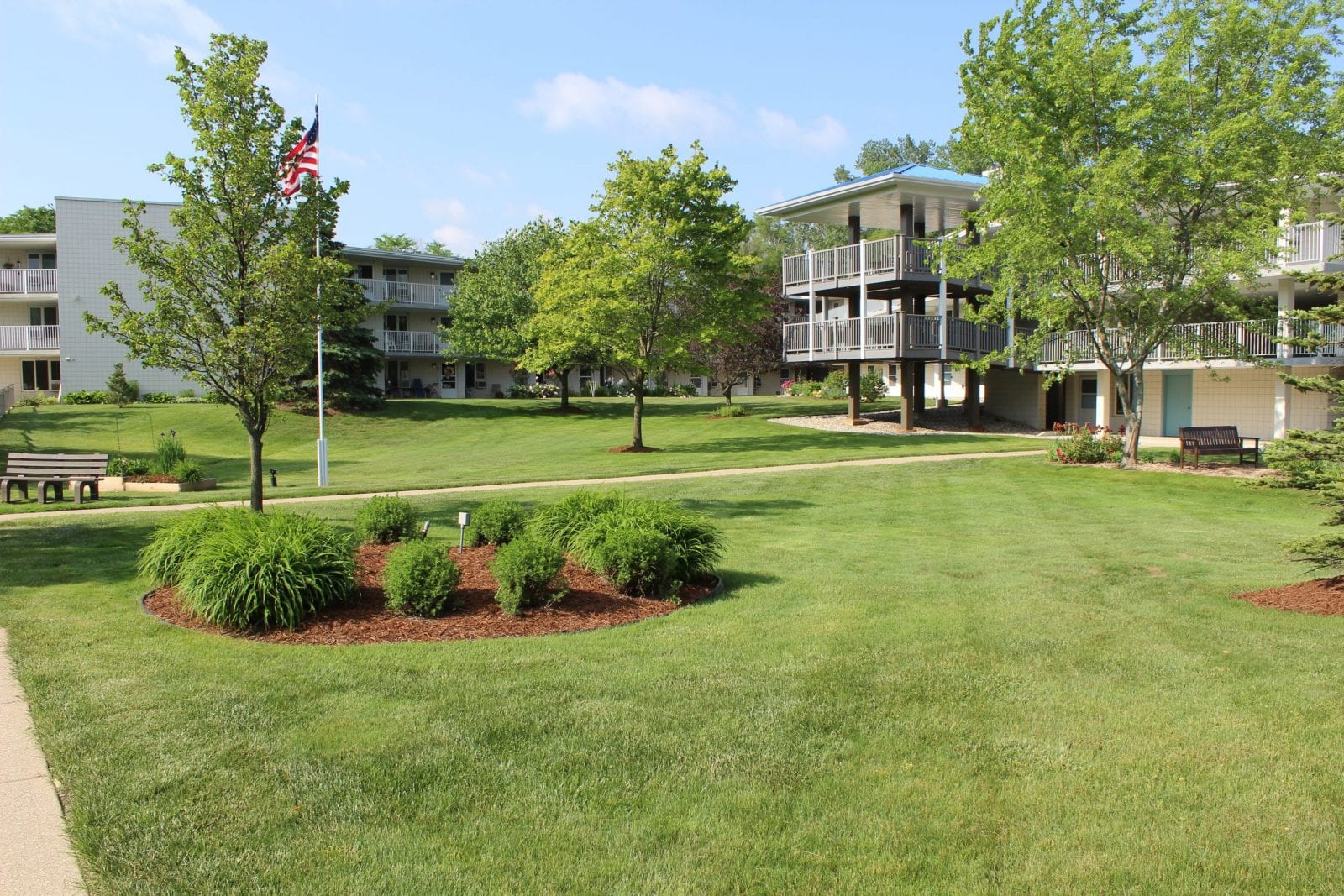 Features & Amenities Cleveland Manor