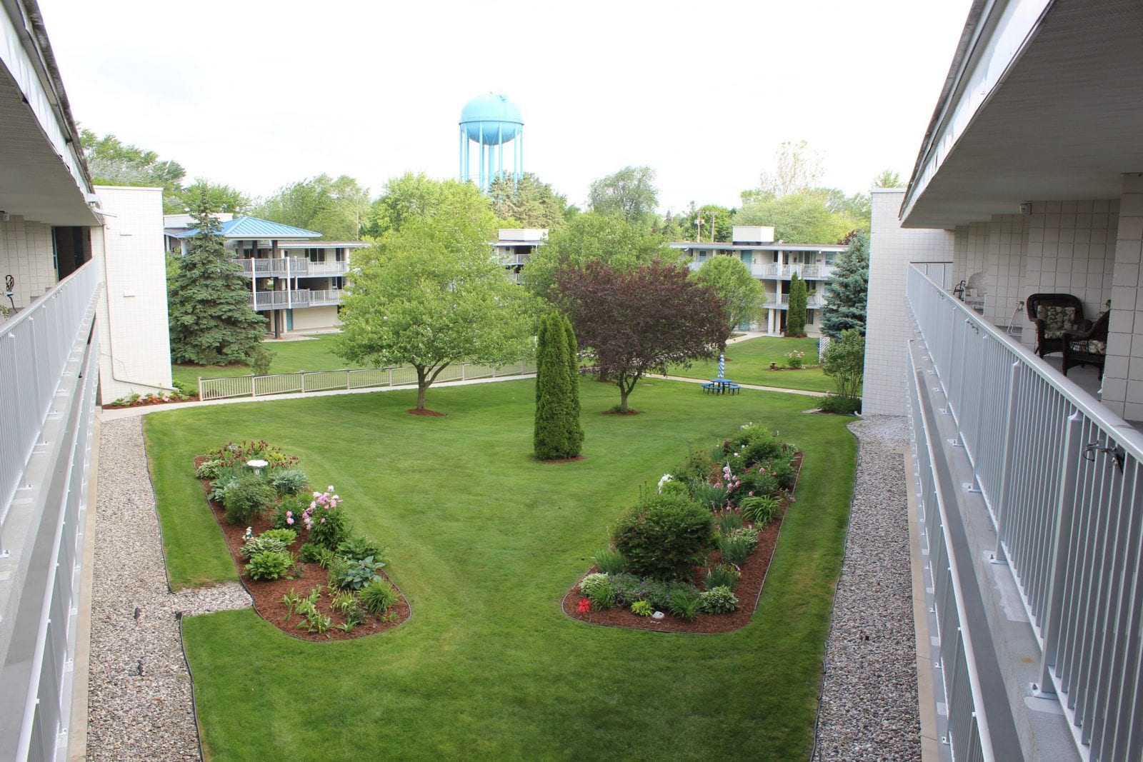 Features & Amenities Cleveland Manor