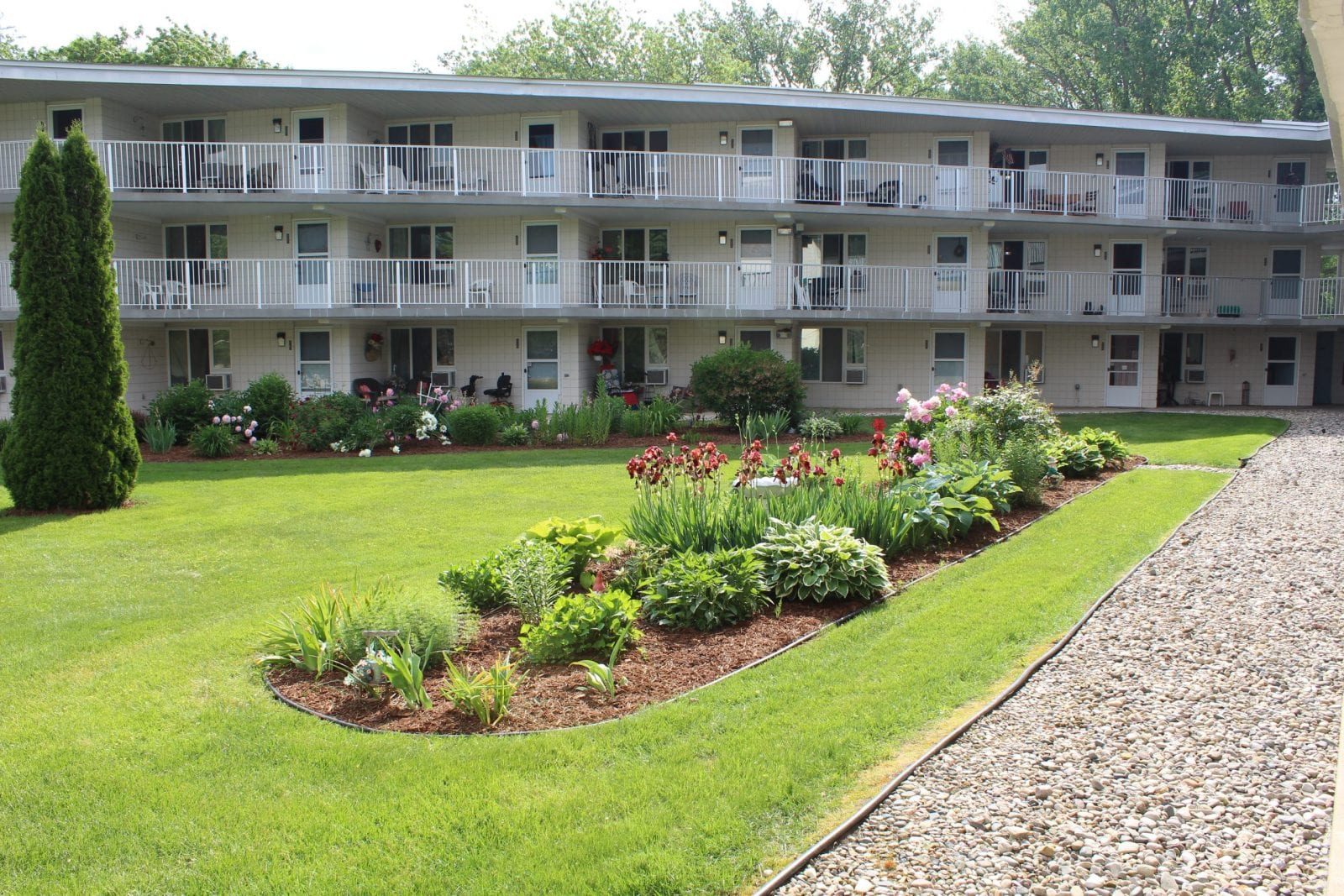 Features & Amenities Cleveland Manor