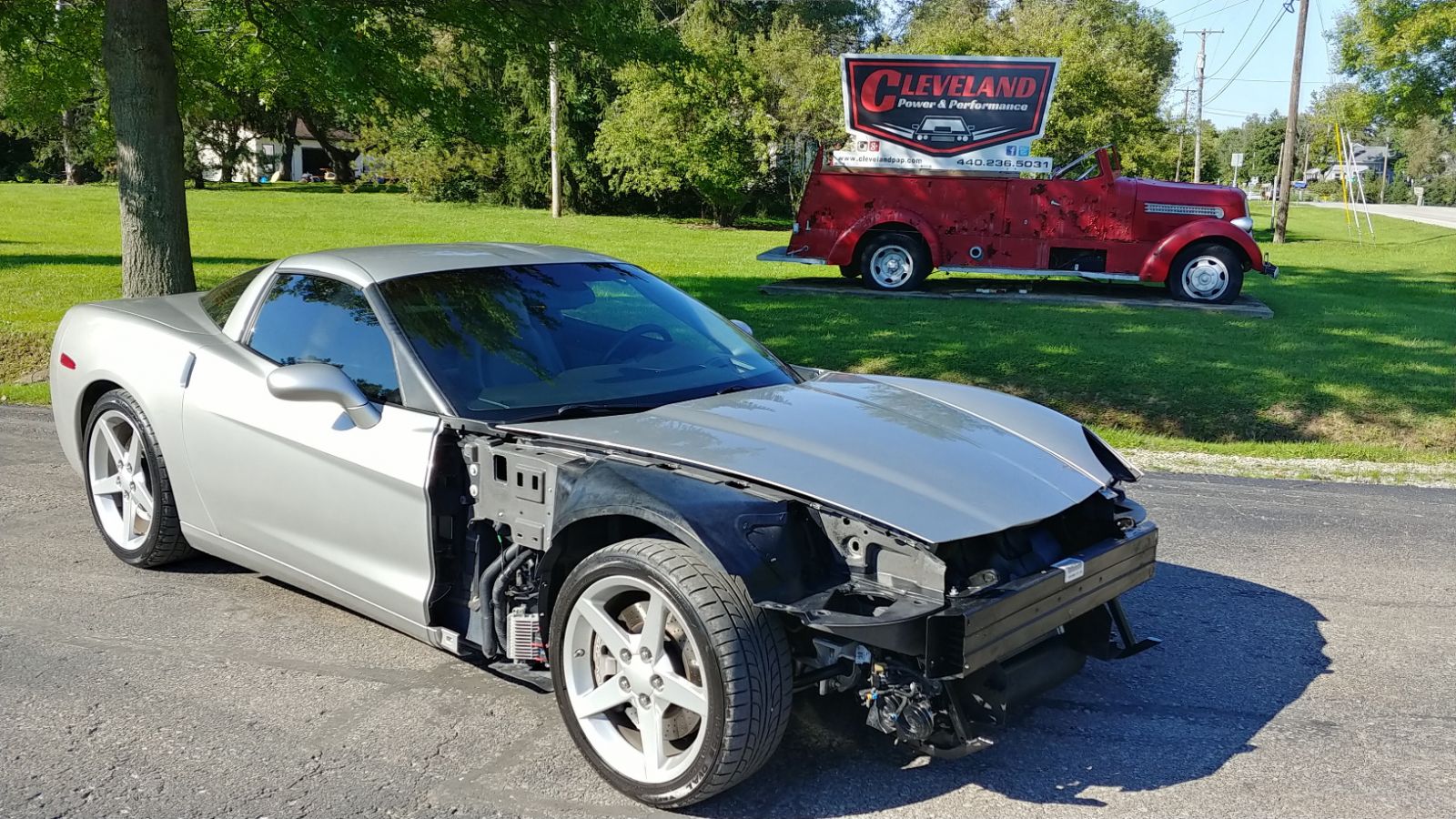 2005 Corvette LS2 6 speed Trans Light Hit Rebuildable Salvage 65K