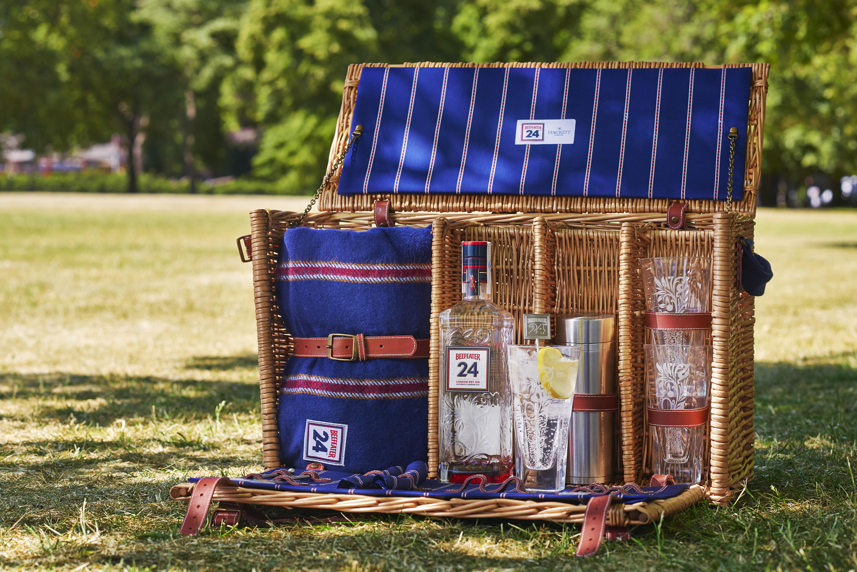 The Ultimate Cocktail Picnic Pack CLEVER