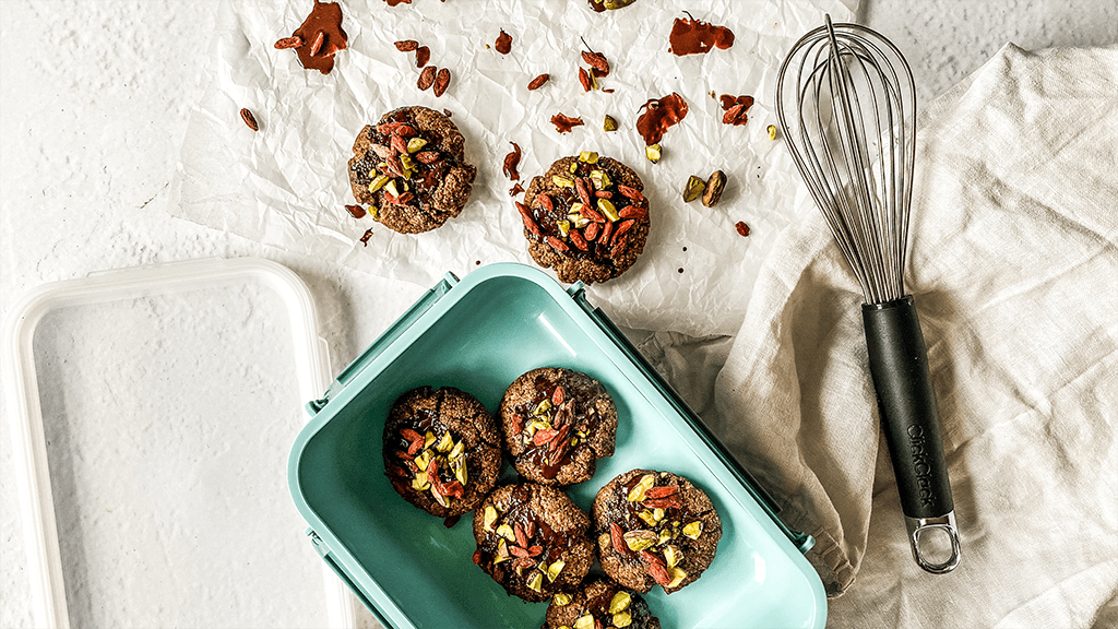 How to stay healthy during Christmas season (+ low sugar cookies recipe)