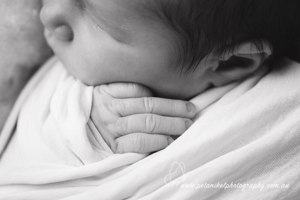 How To Use a Macro Lens For Newborn Baby Photography