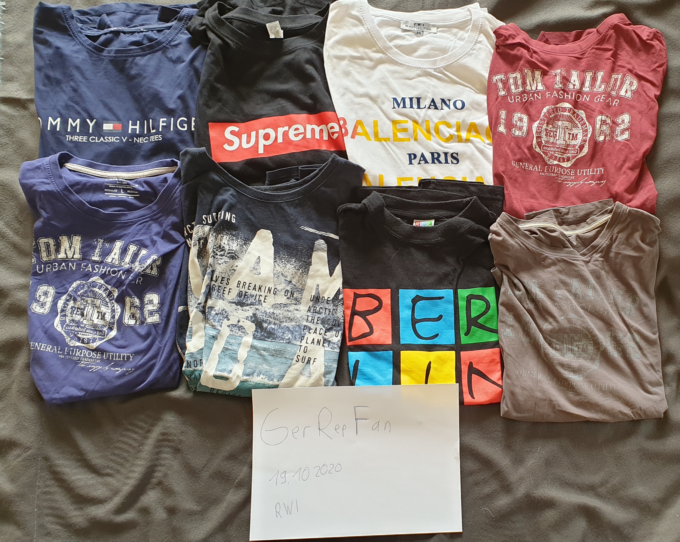 GIANT Clothing package Replica Watch Info