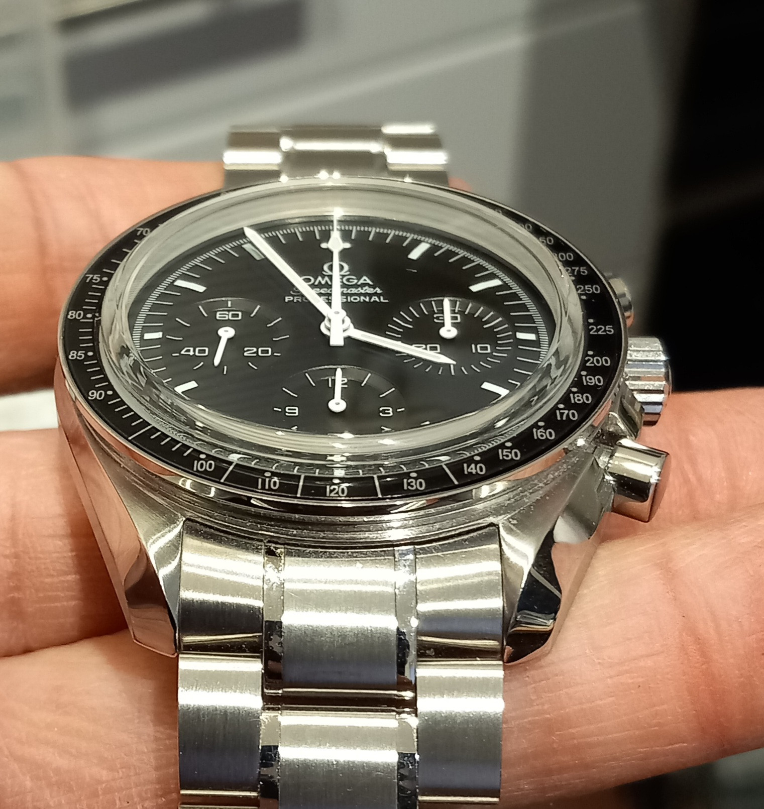 How to replace OMF Speedmaster bezel Replica Watch Info