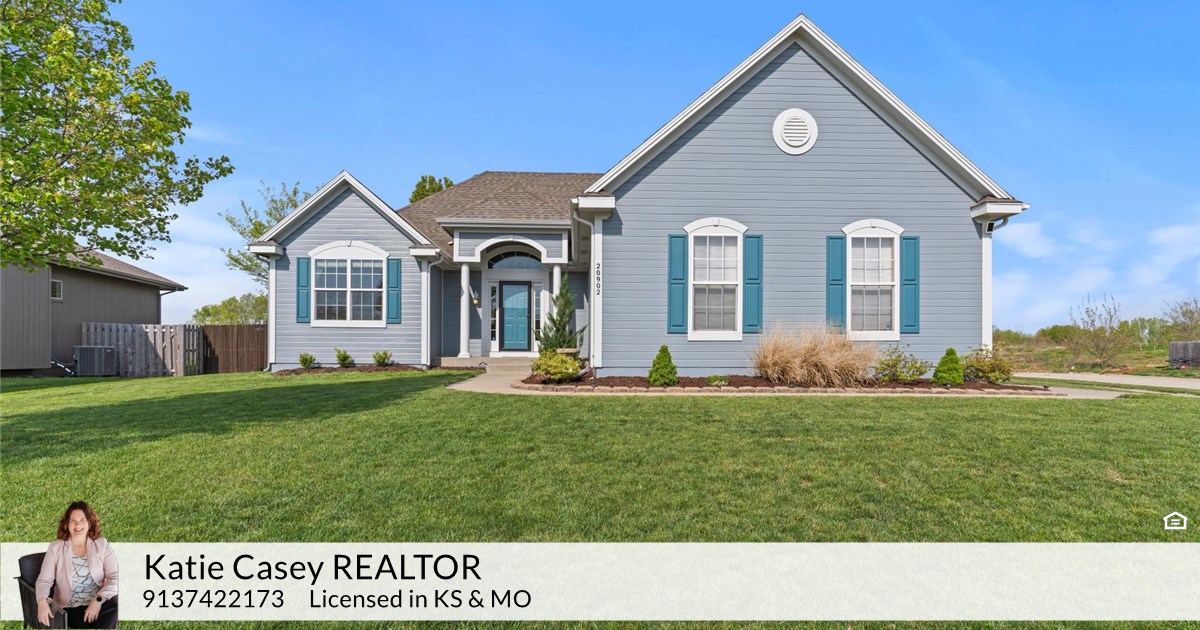 20902 S Barker Rd, Spring Hill, KS 66083