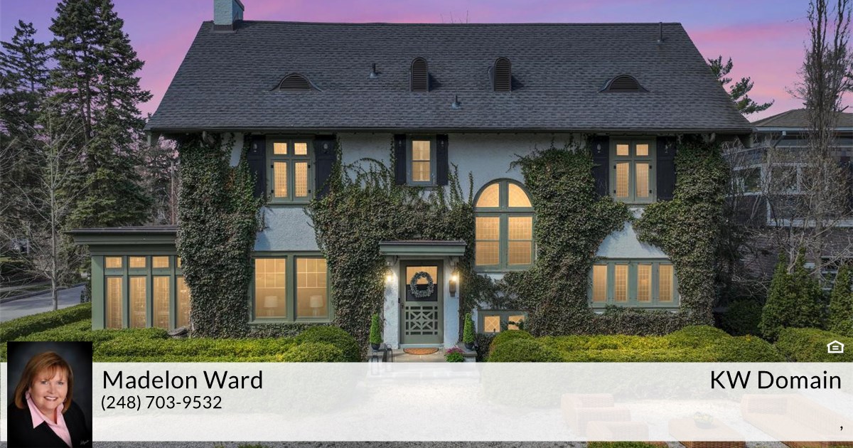 18 Ridge Rd, Pleasant Ridge, MI 48069