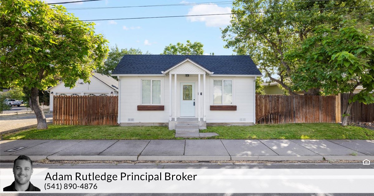 3124 Merriman Rd, Medford, OR 97501