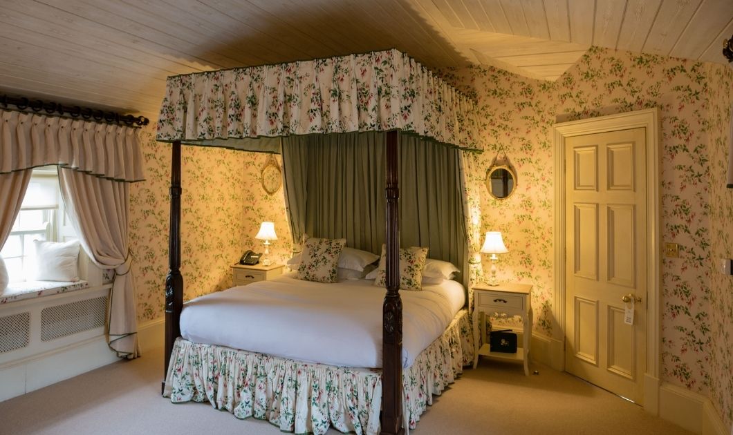 Shackleton House Cliff at Lyons CLIFF