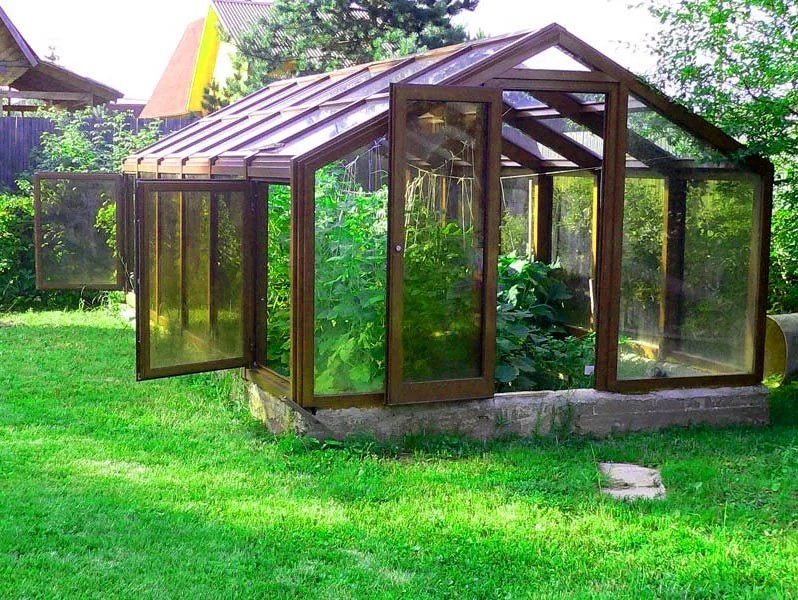 Greenhouse cover materials glass, polyethilene and polycarbonate