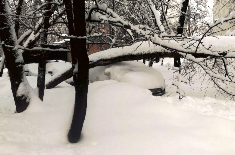 Moscow sees record snowfall for second day