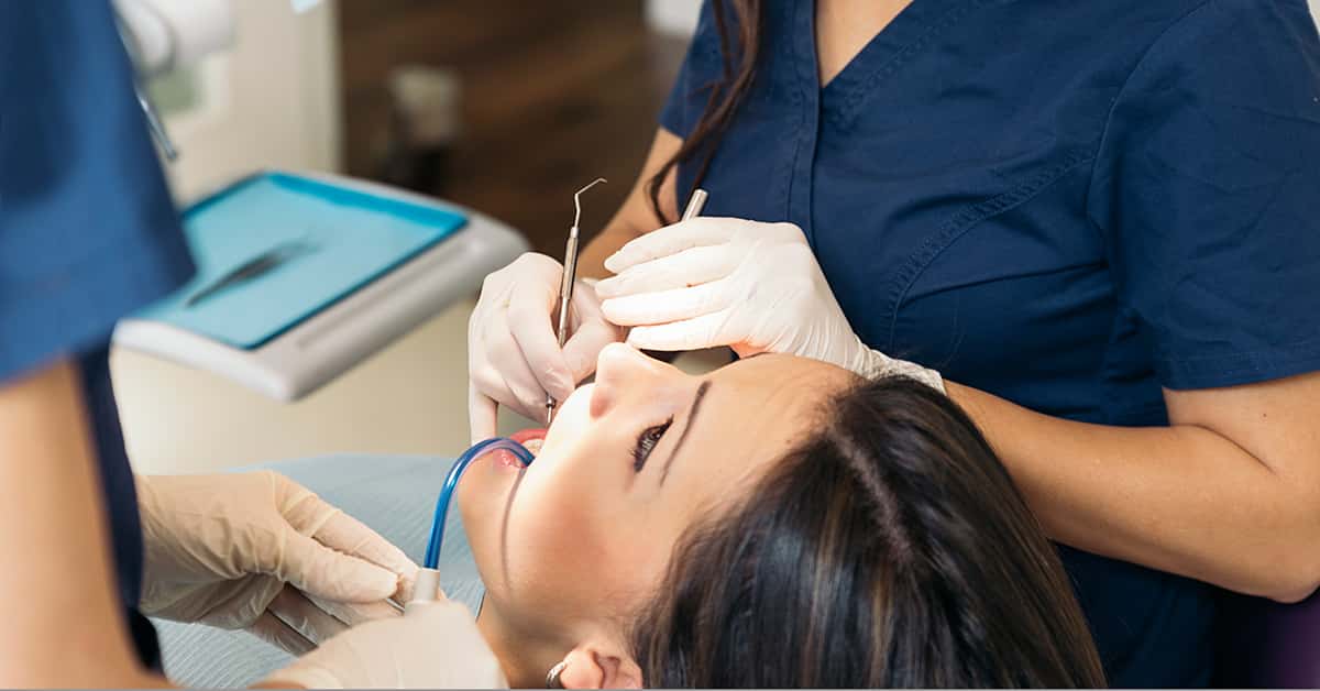 Empaste dental ¿Qué es y cómo se hace? Clínicas Den