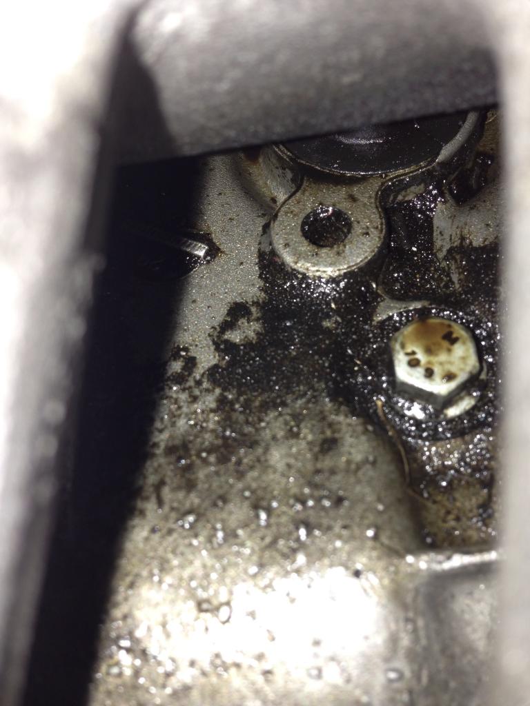 Oil leak, smell of burning oil + petrol? + poor running engine and