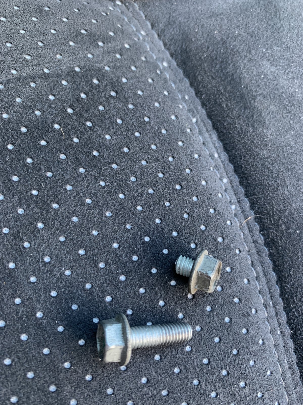 Clio 182 fuel rail bolt