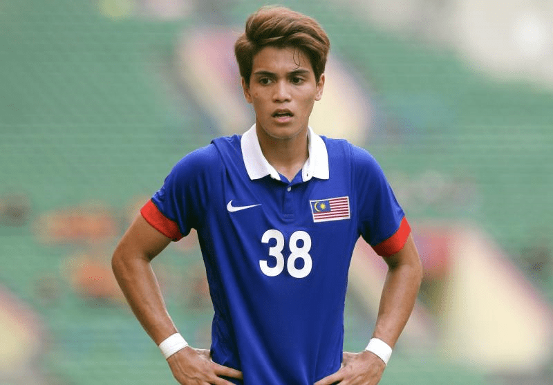 GaraGara Meludah, Nazmi Faiz Digantung 6 Perlawanan Oleh