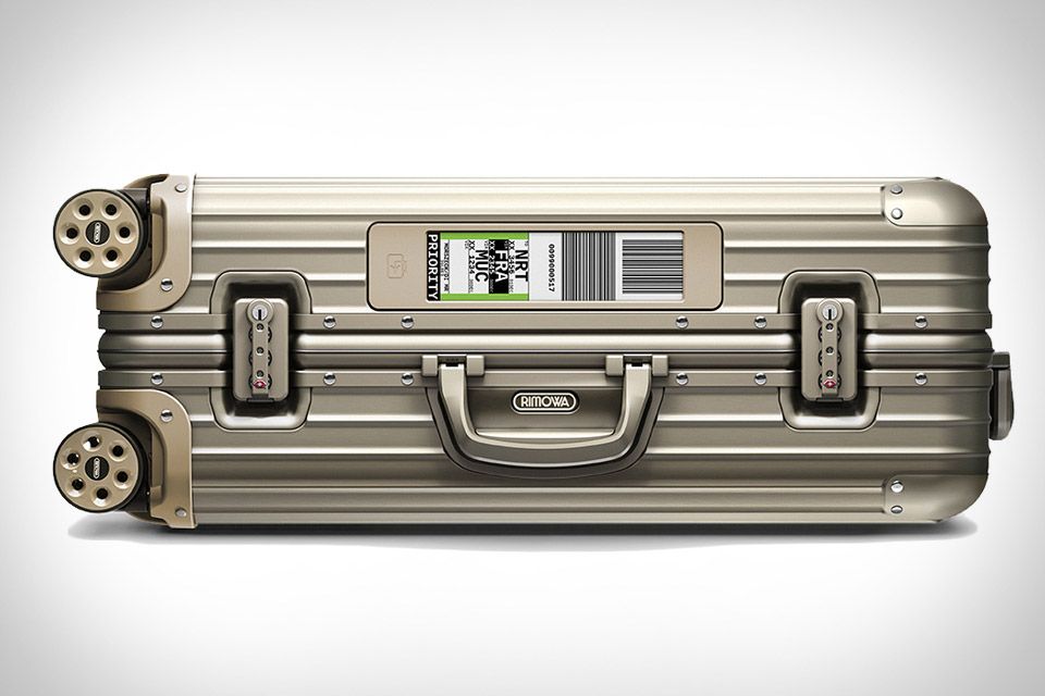 Rimowa lanza una maleta con etiquetas electrónicas