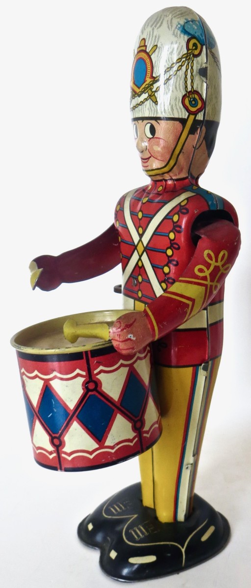 "Drummer Boy" TinWindUp Toy by Louis Marx, New York City. Circa 1940