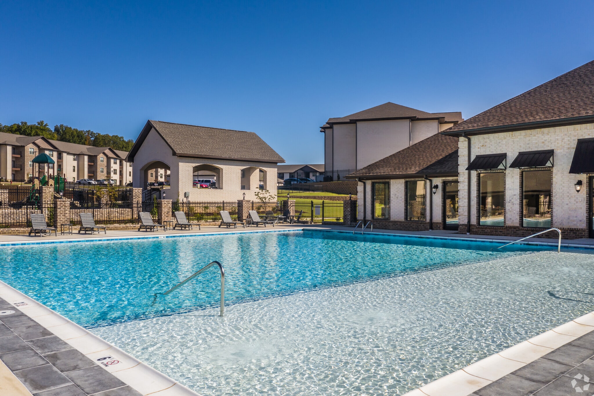 The Landing At Greensborough Village CLK