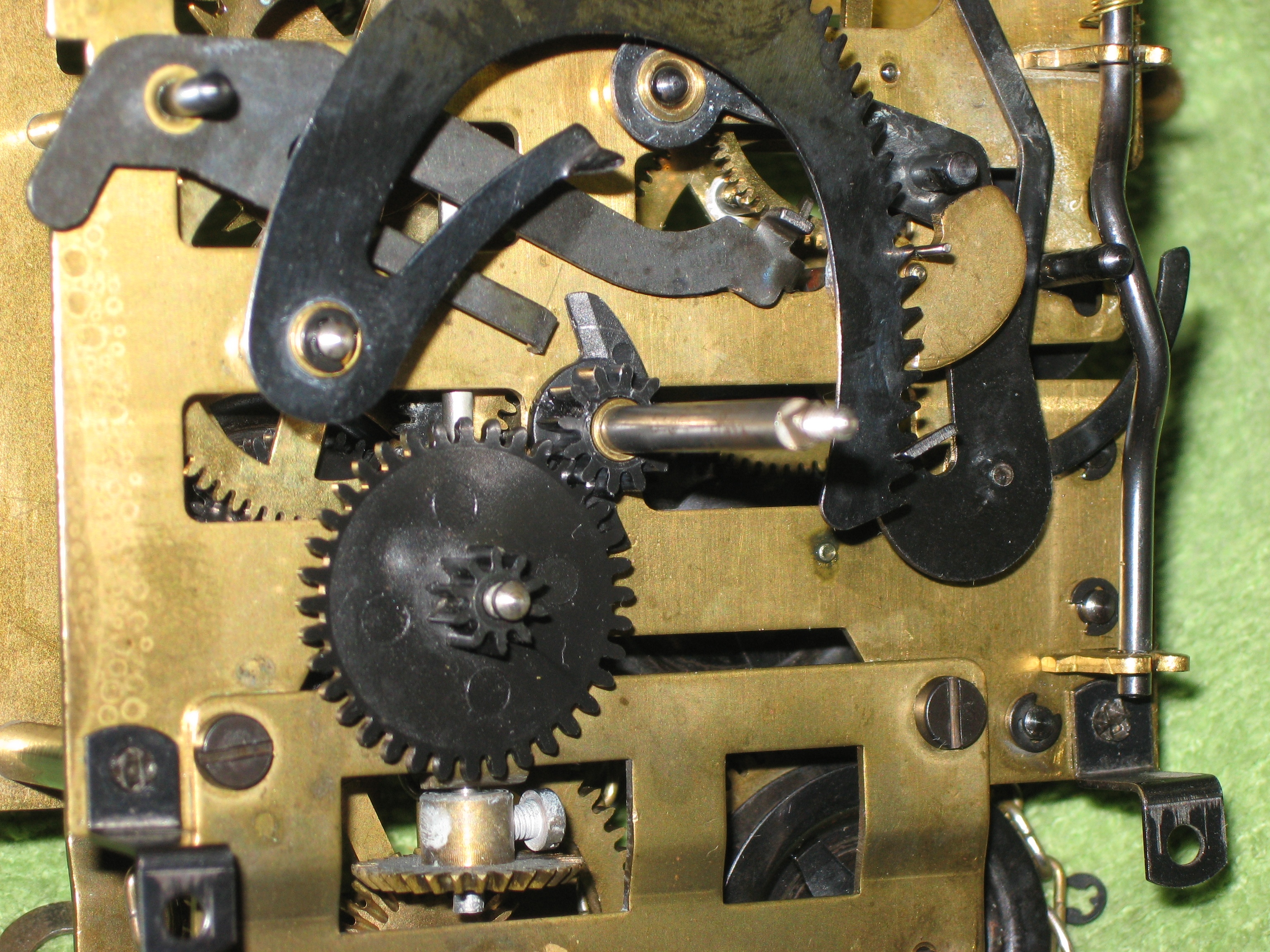 Repairing Plastic Cannon Pinion on ca. 1960s Cuckoo Clock