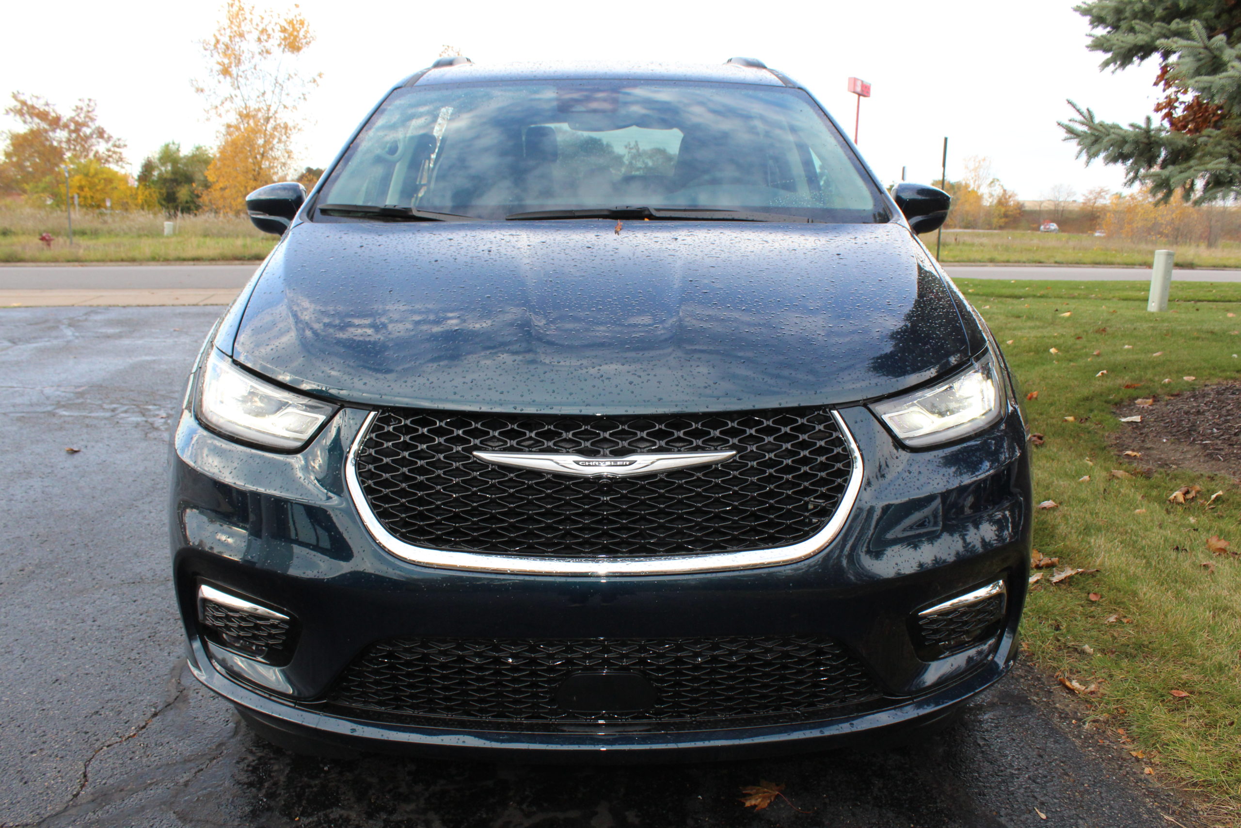 2022 Fathom Blue Chrysler Pacifica Touring L with VMI Northstar