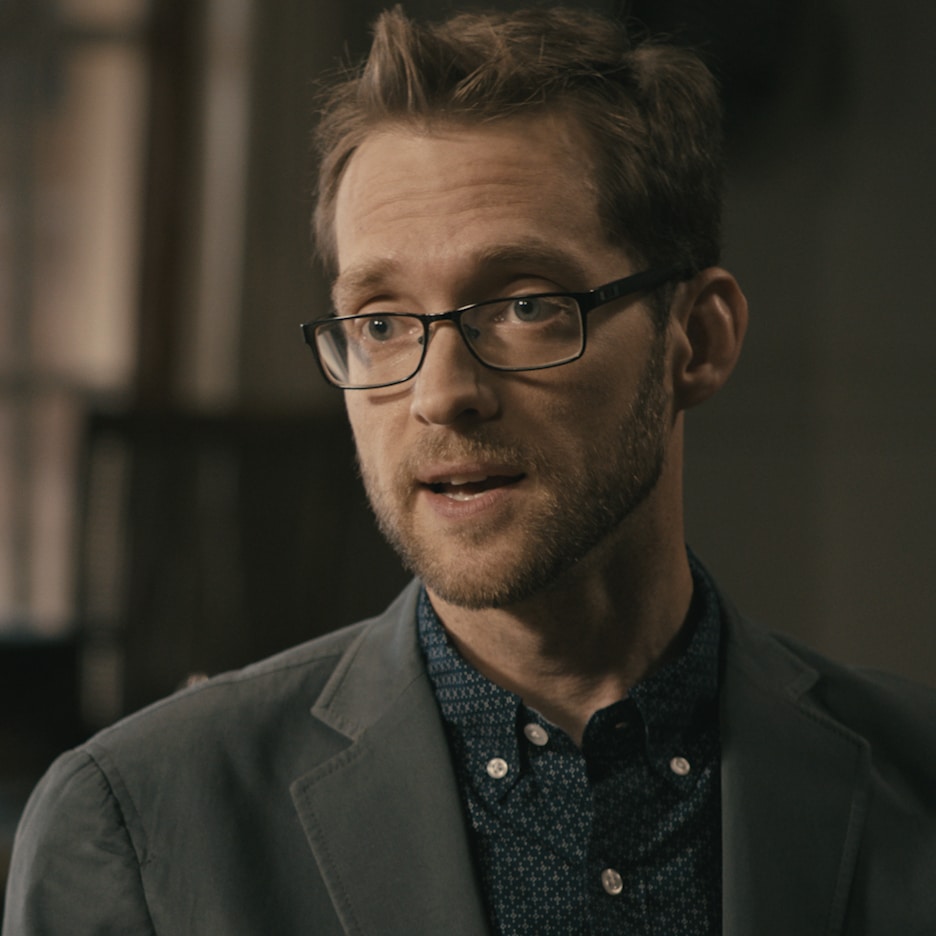 Why the ‘Unreasonable Effectiveness’ of Mathematics? Aaron Clauset(04)